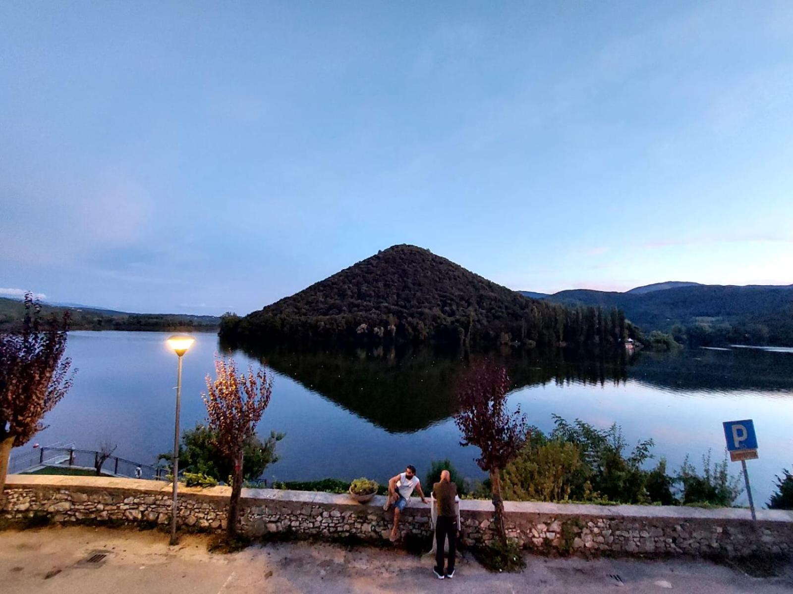 Le Finestre Sul Lago ピエディルコ エクステリア 写真